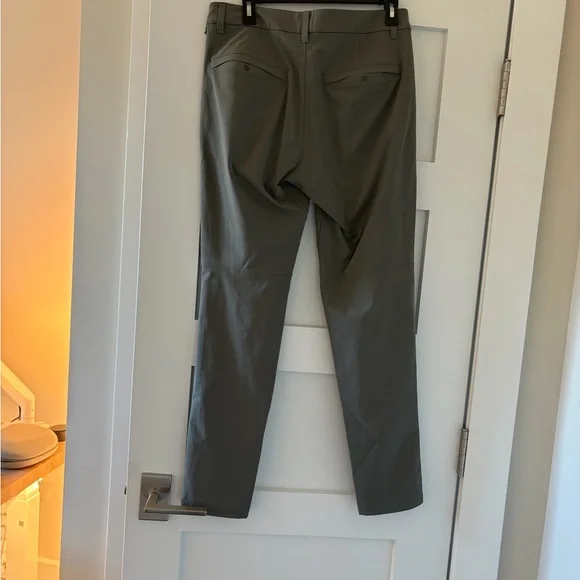 lululemon ABC pant in olive green - Picture 2 of 4